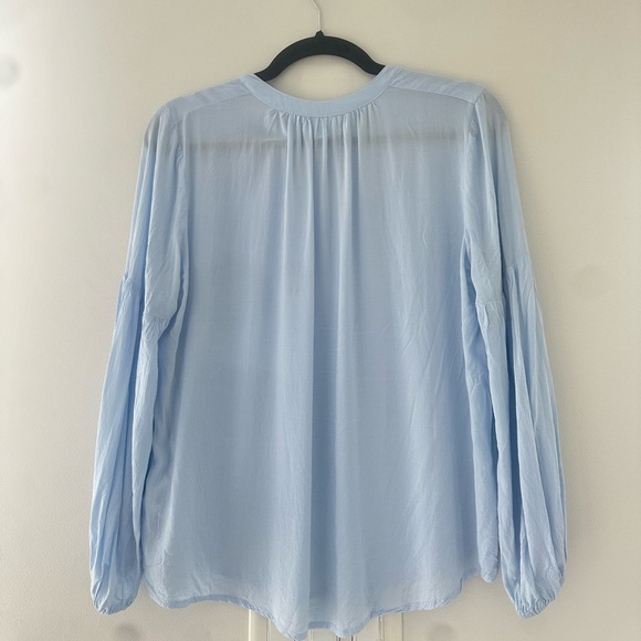 Light blue Velvet by Graham & Spencer blouse Size Small. - Picture 3 of 4